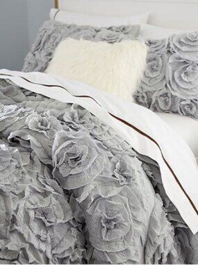 Monique Lhuillier x Pottery Barn Voile Rosette Quilt Gray Twin Bedding NWT